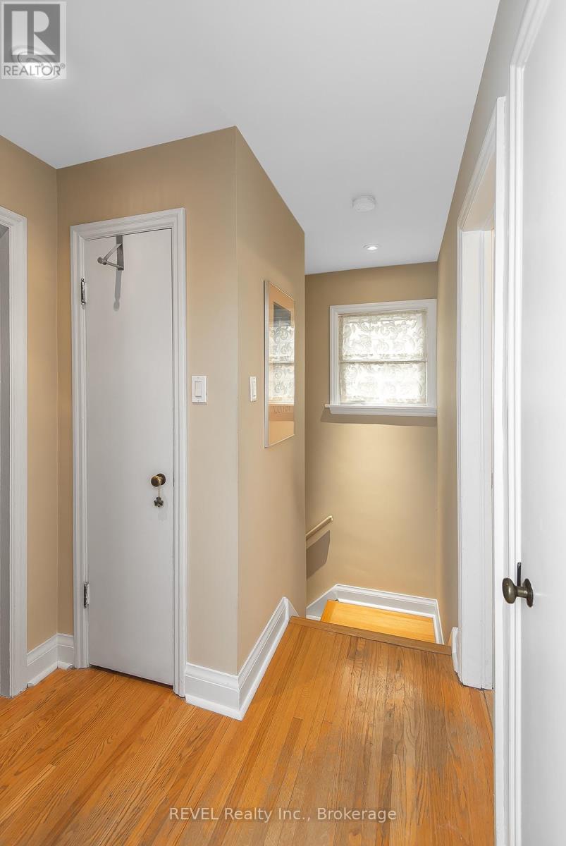 113 ST. PAUL CRESCENT - 27