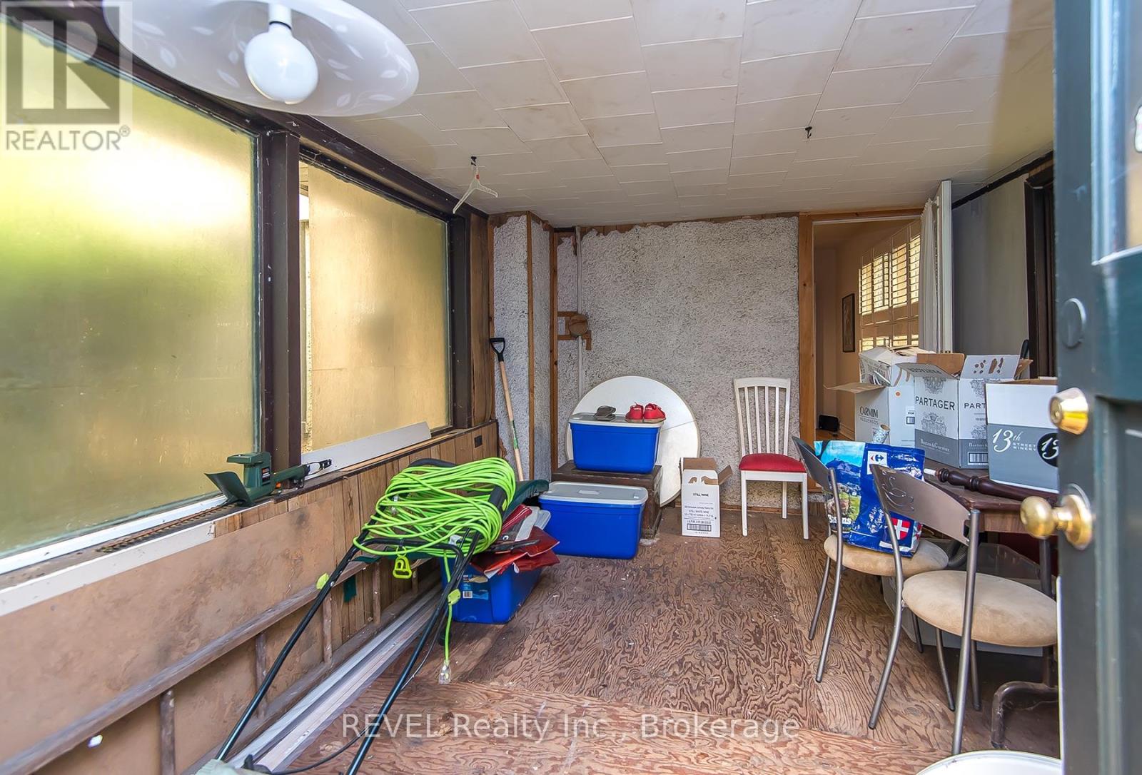 113 ST. PAUL CRESCENT - 28