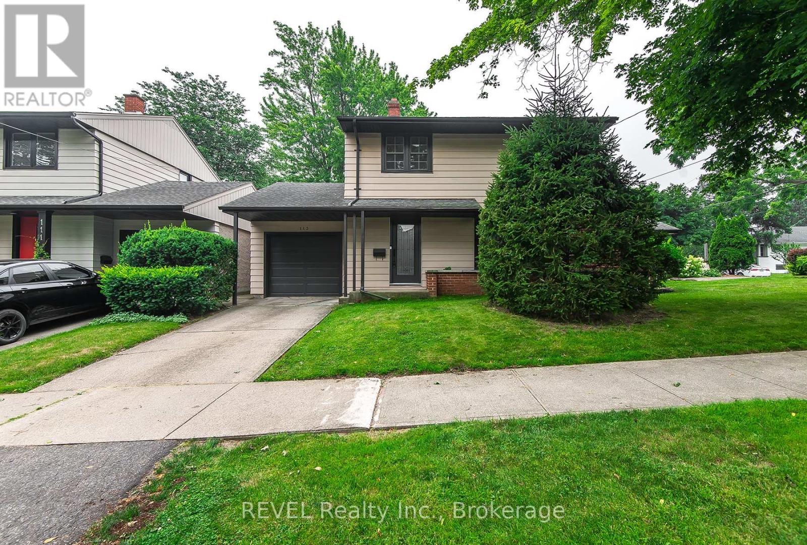 113 ST. PAUL CRESCENT - 3