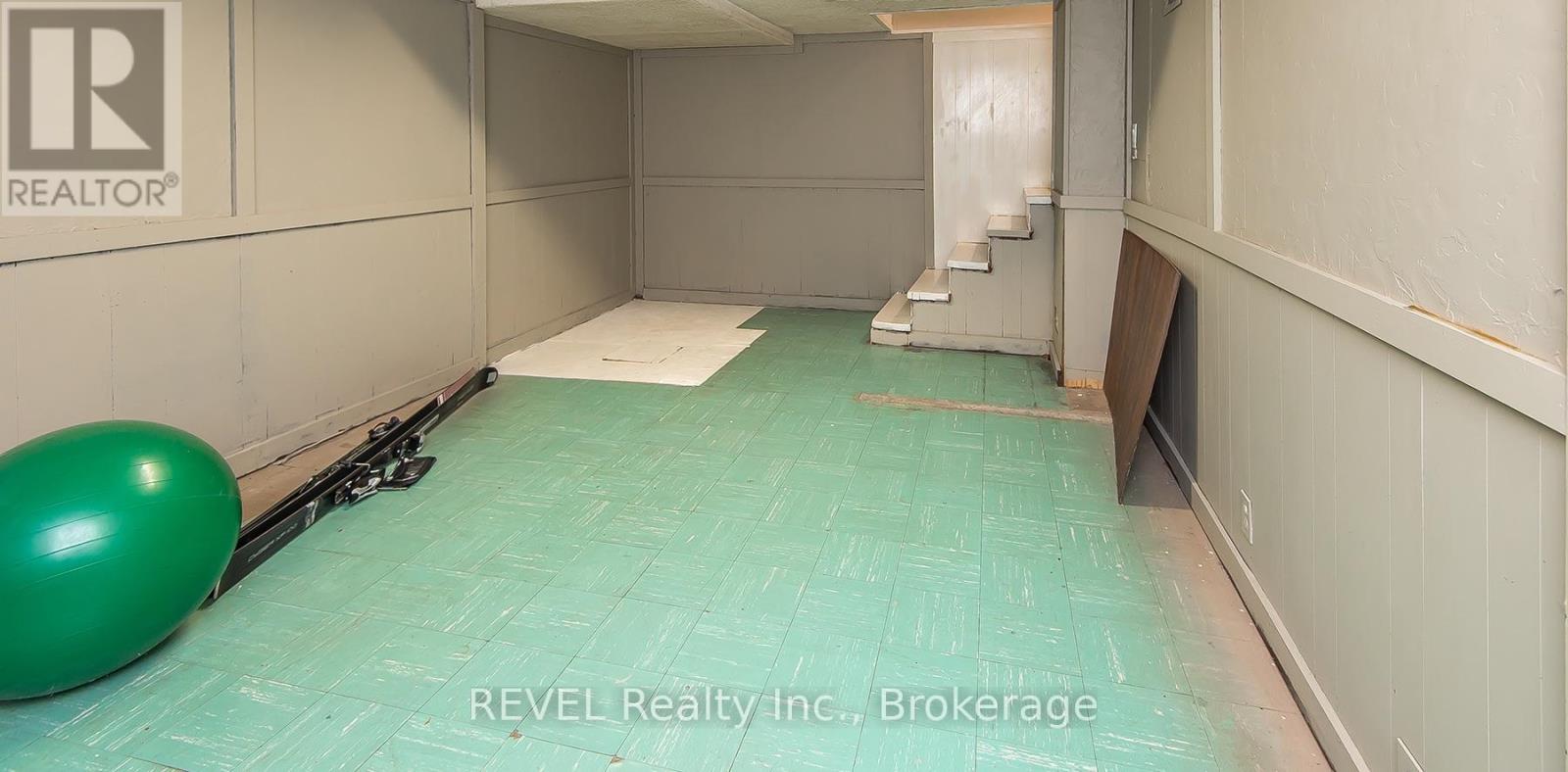 113 ST. PAUL CRESCENT - 30