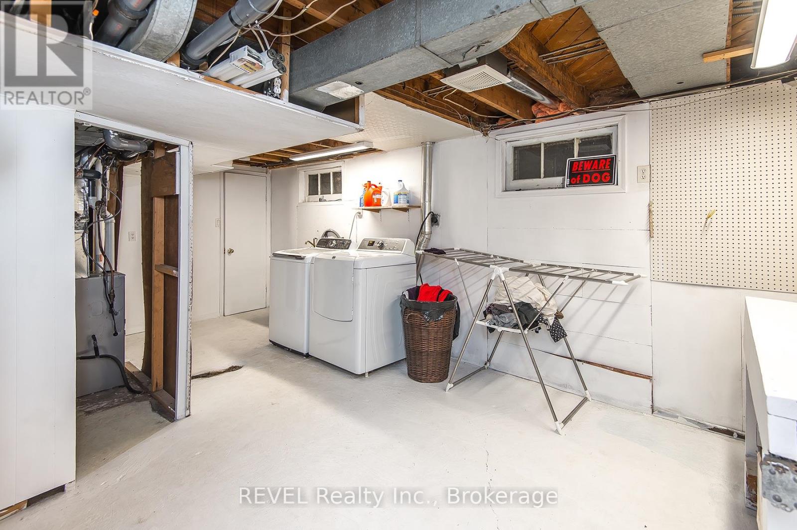 113 ST. PAUL CRESCENT - 31