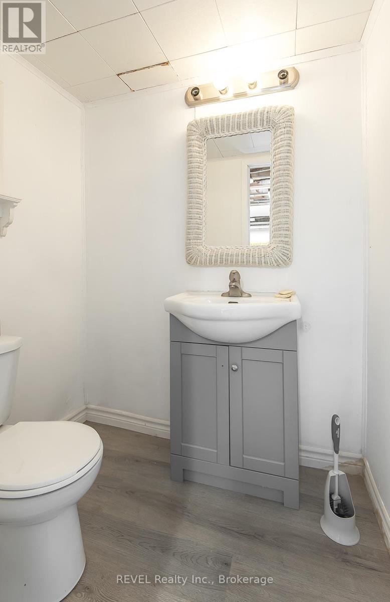 113 ST. PAUL CRESCENT - 32