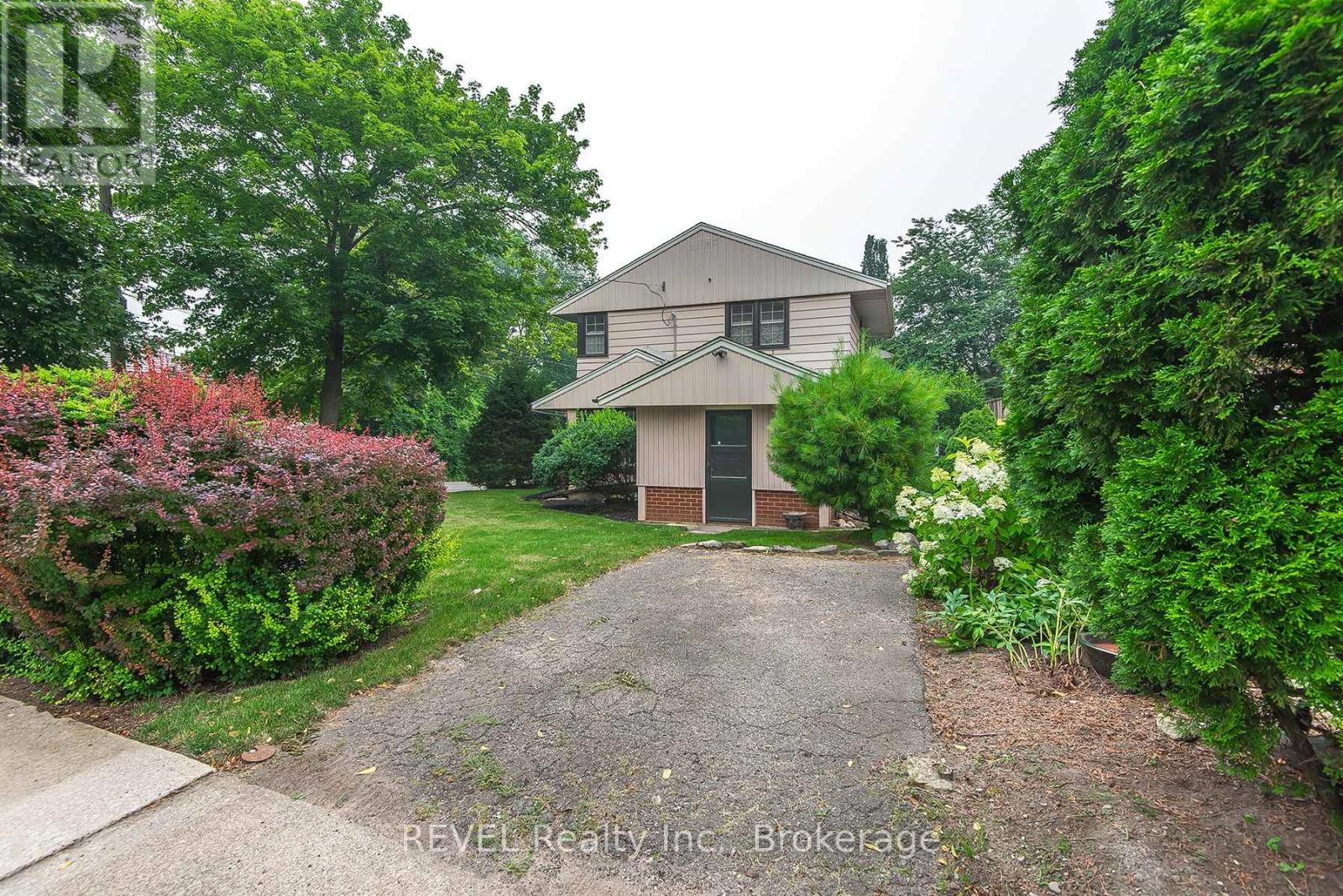 113 ST. PAUL CRESCENT - 7