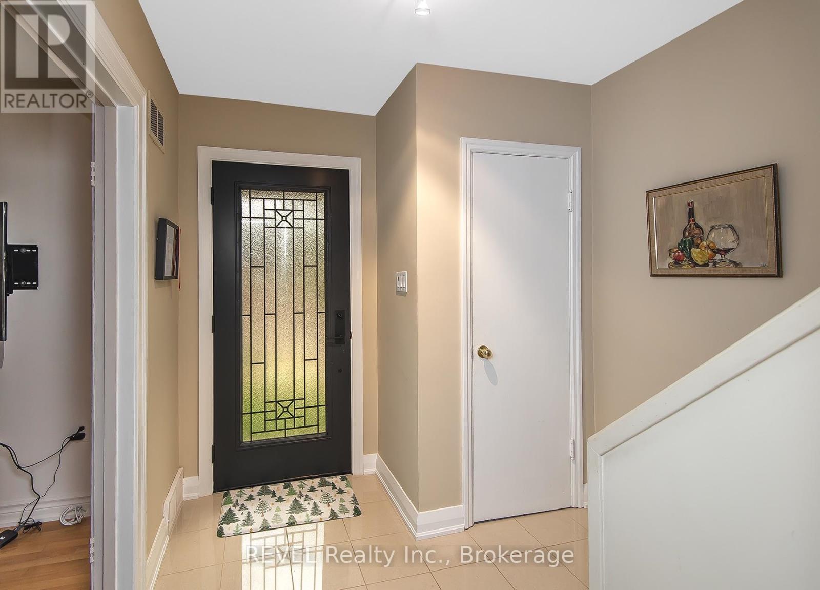 113 ST. PAUL CRESCENT - 9