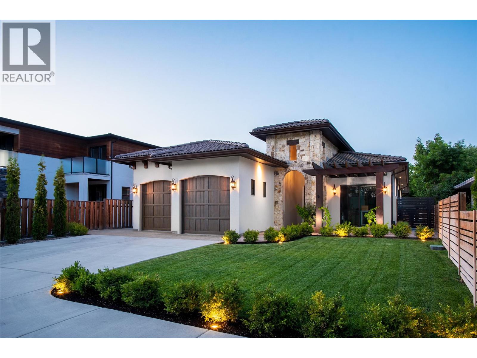 3567 Lakeshore Road - 1