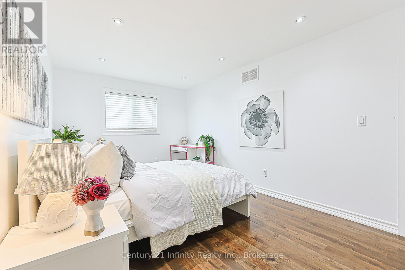 867 RENAISSANCE DRIVE - 25