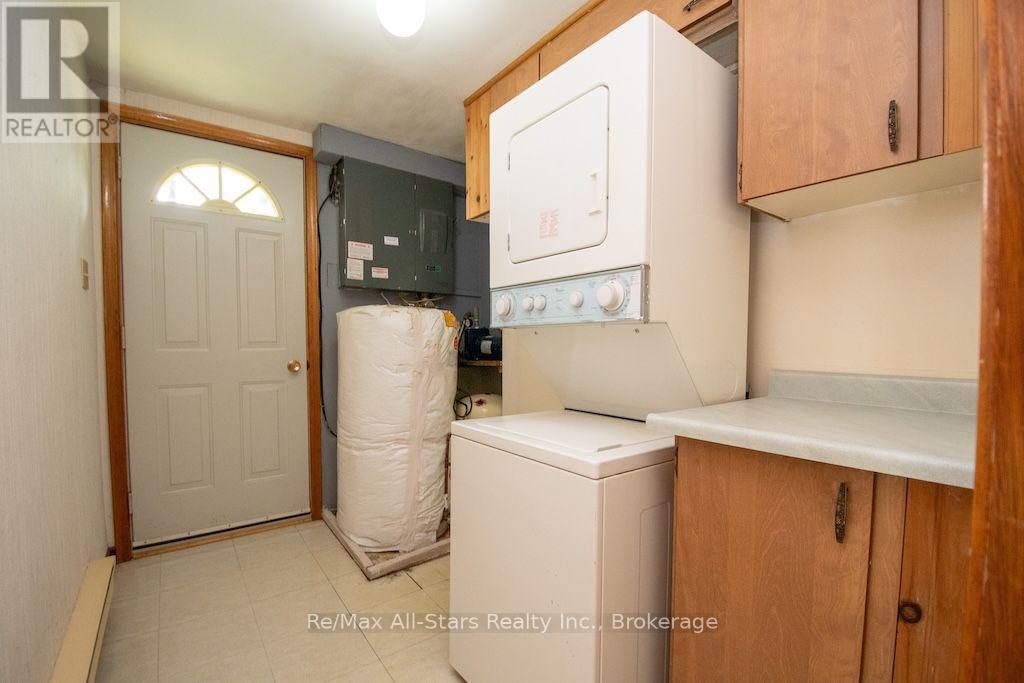 9 JONES AVENUE - 22