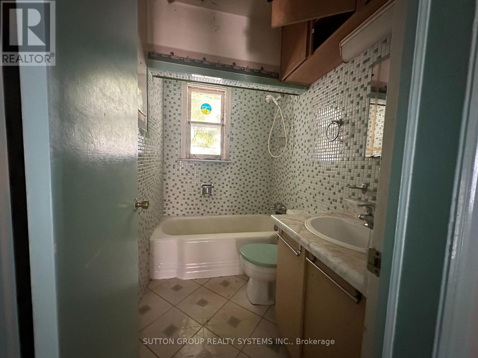 89 REINER ROAD - 8