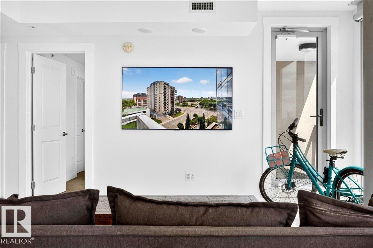 #605 9720 106 ST NW - 12