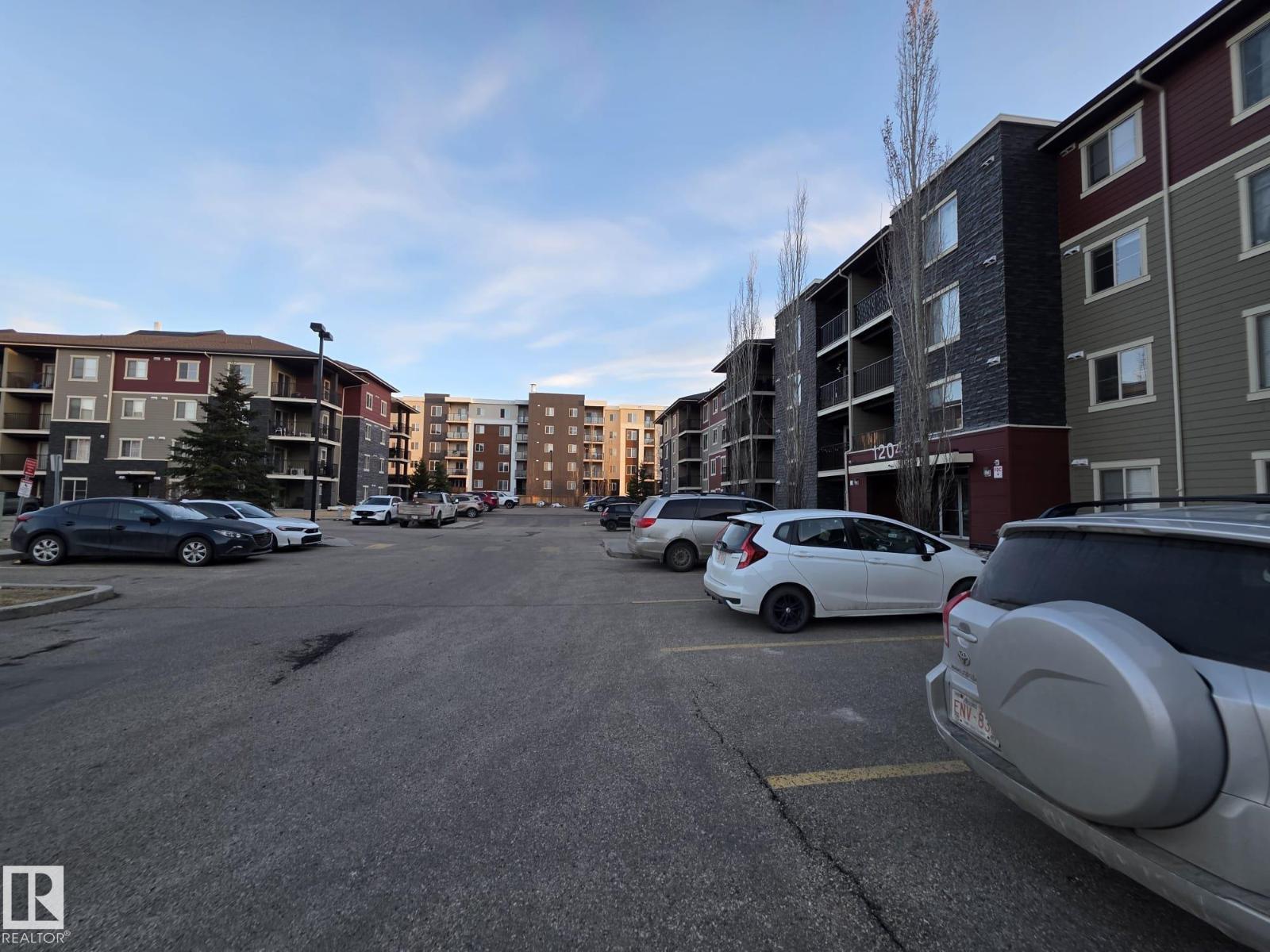 #206 12045 22 AV SW - 7