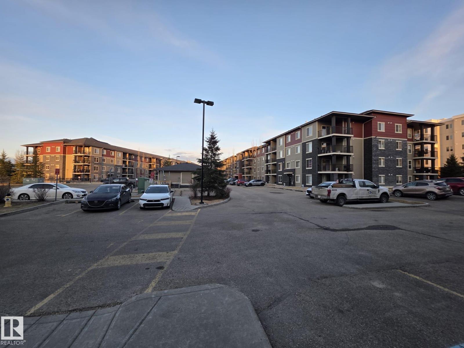 #206 12045 22 AV SW - 6