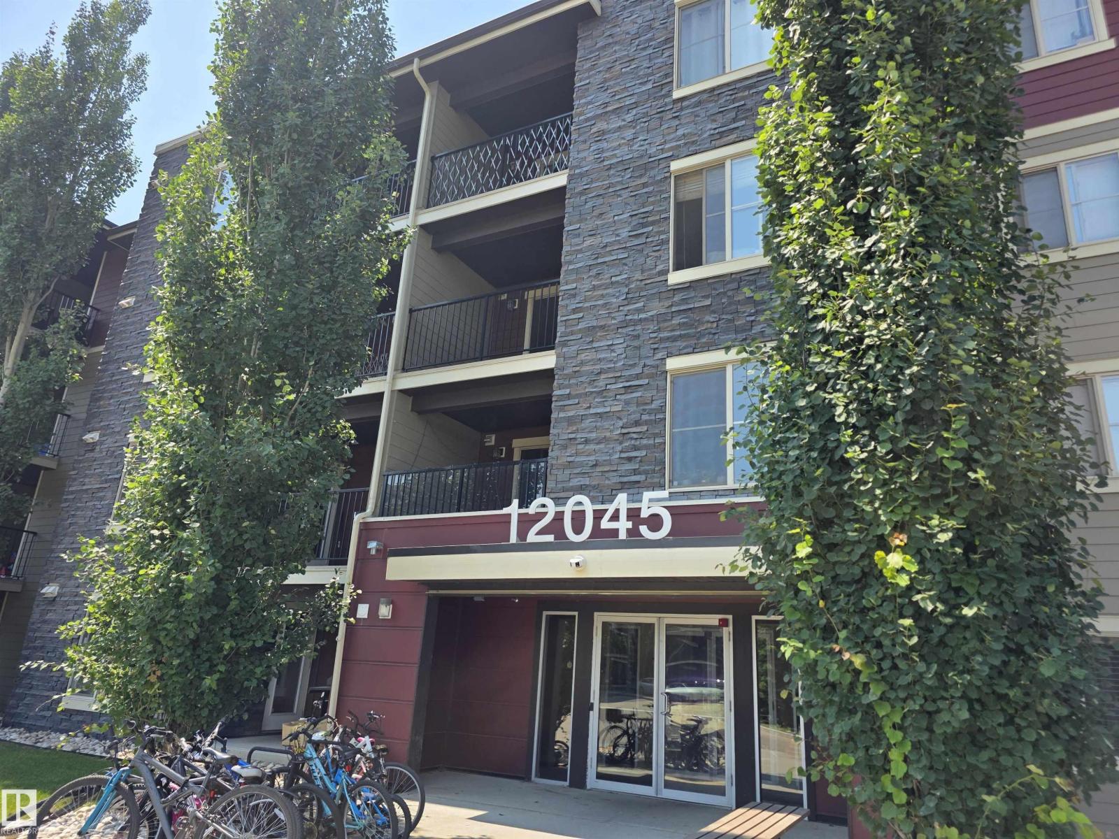#206 12045 22 AV SW - 1