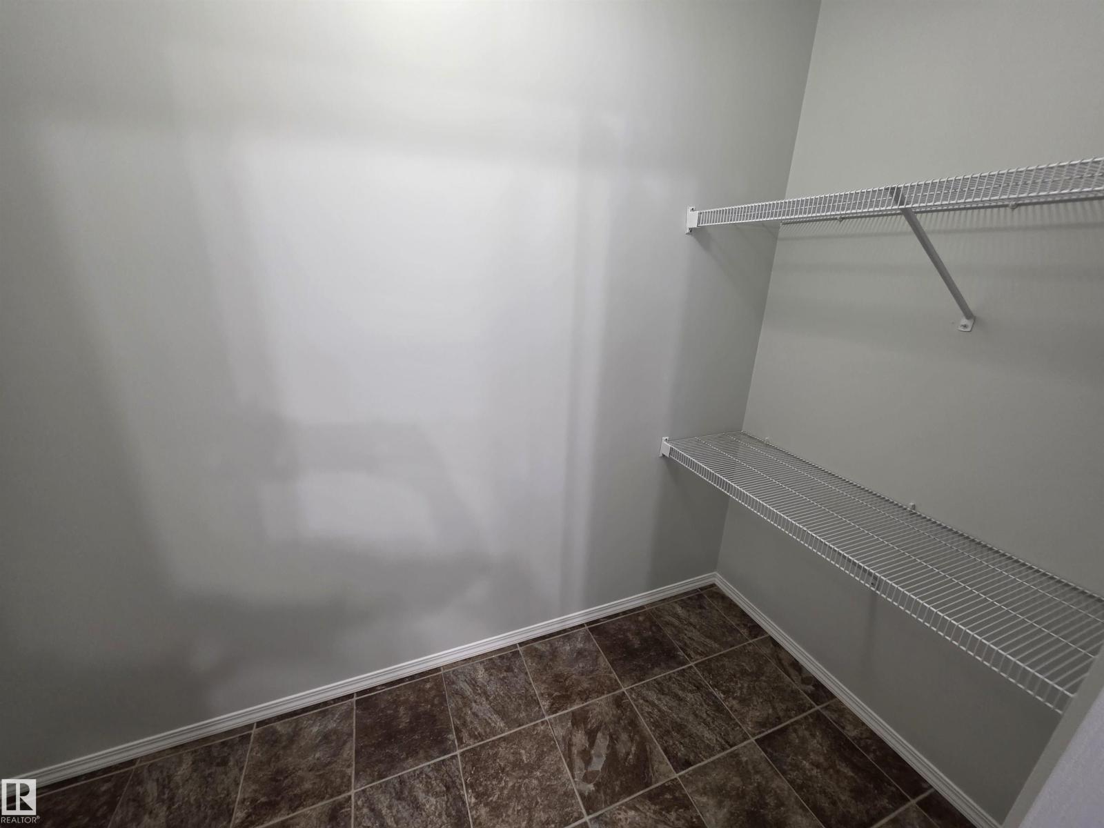 #206 12045 22 AV SW - 16