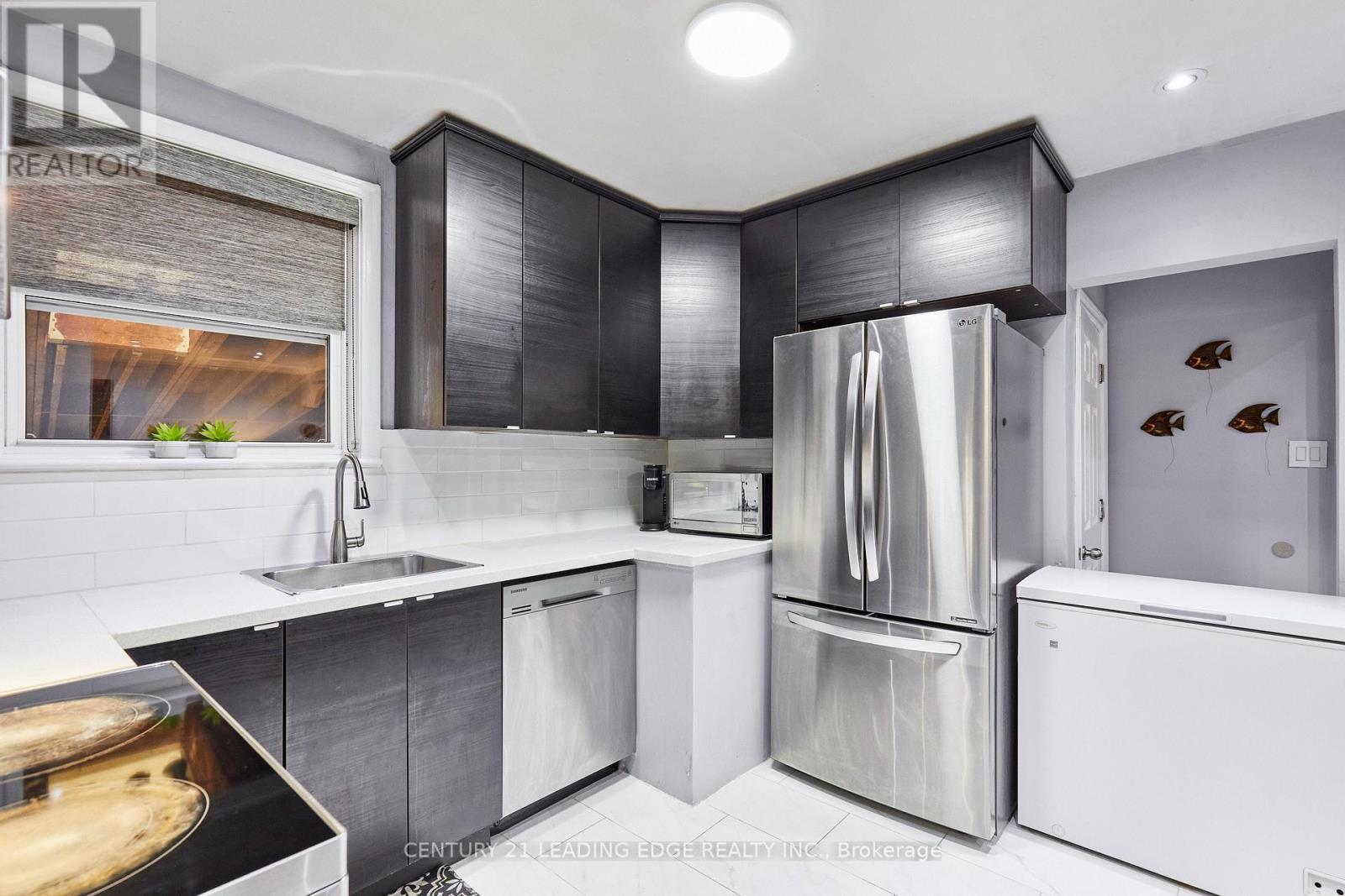 16 MCCOWAN ROAD - Image 12