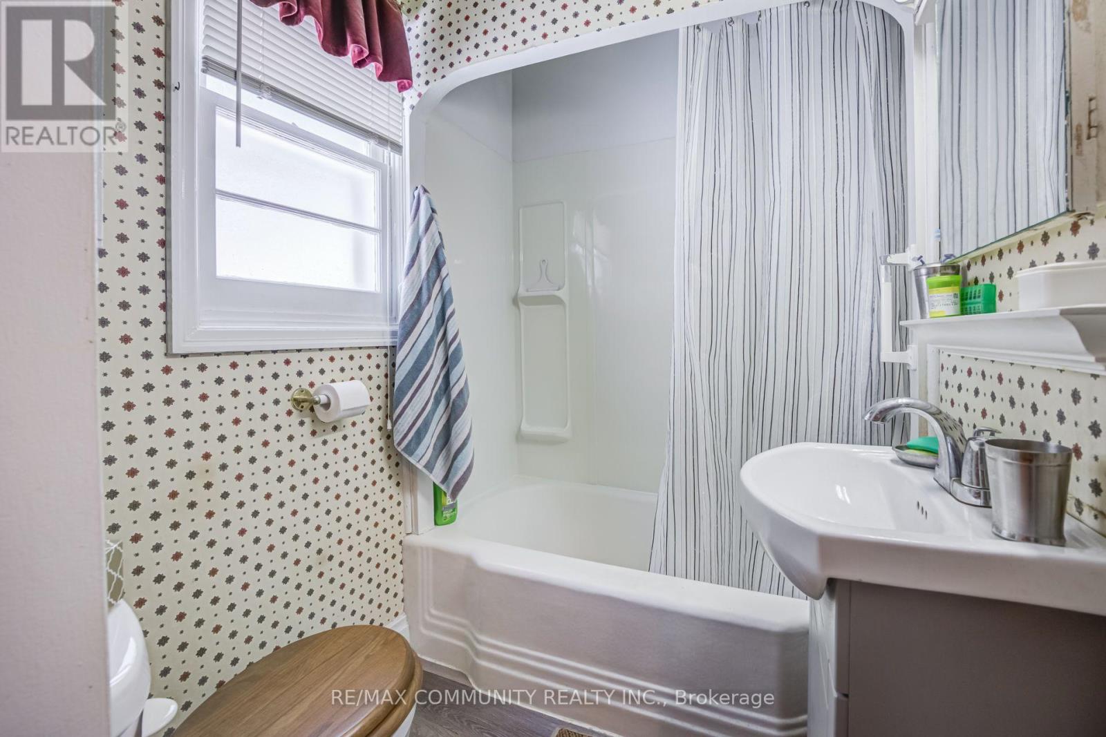 449 RITSON ROAD N - 10