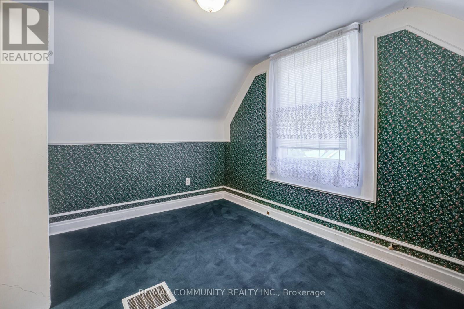 449 RITSON ROAD N - 15