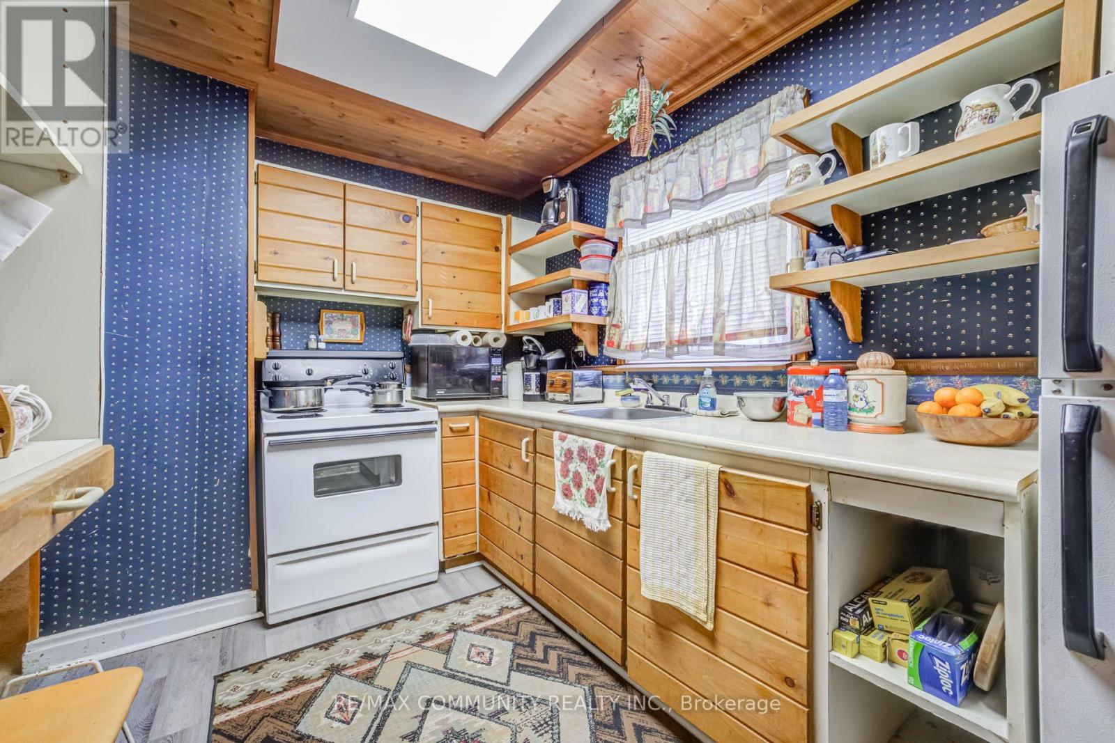449 RITSON ROAD N - Image 9