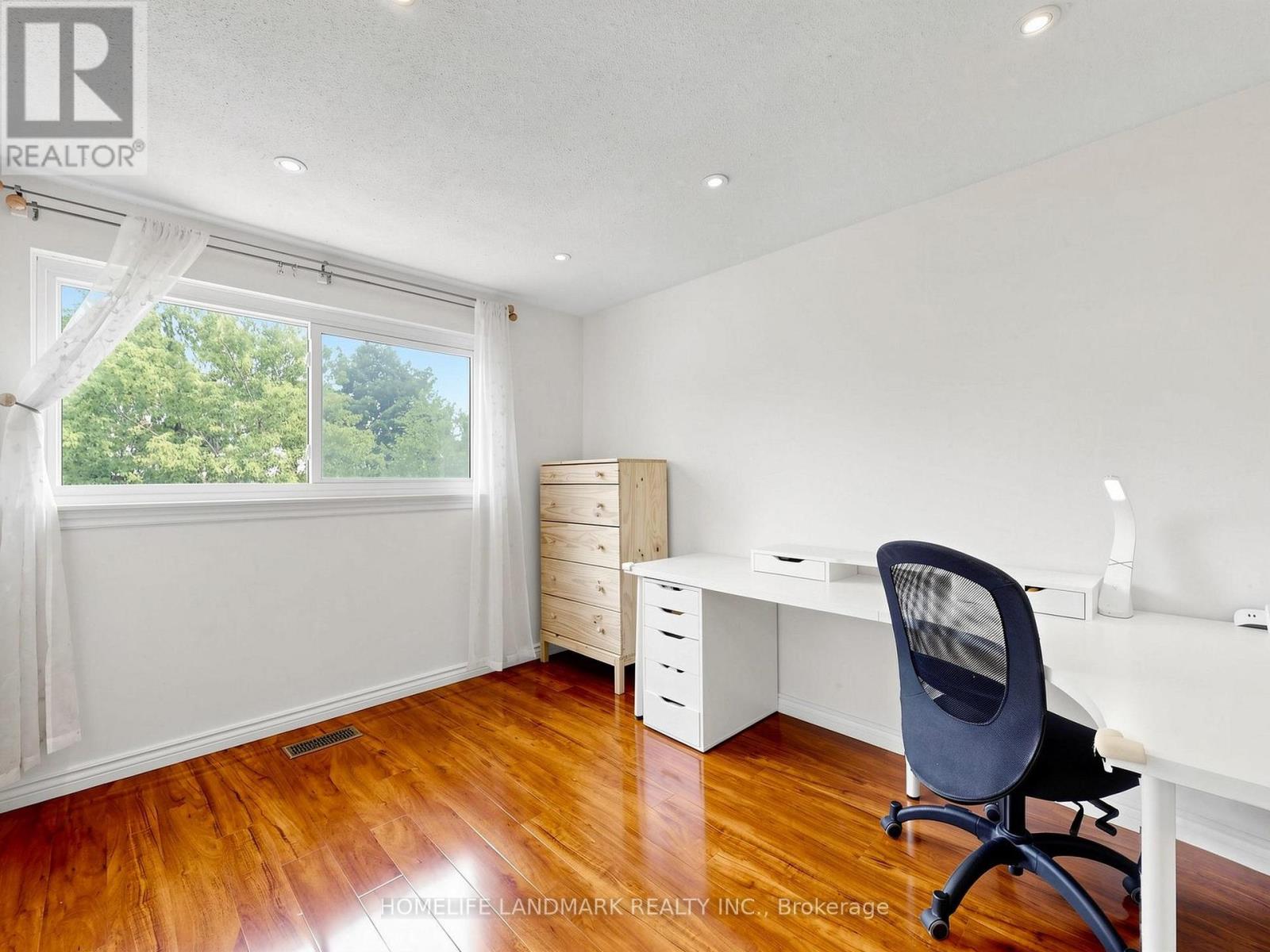662 MERLIN COURT - 20