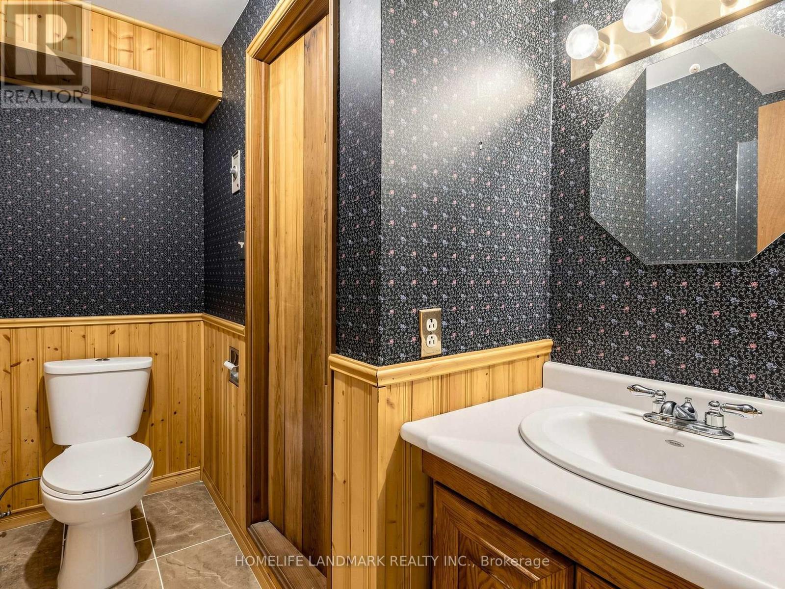 662 MERLIN COURT - 25