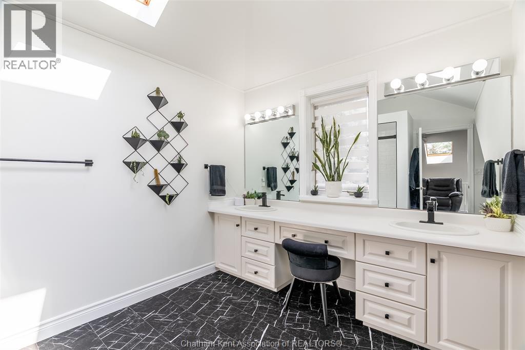 3 Pine Crest ROAD - 25