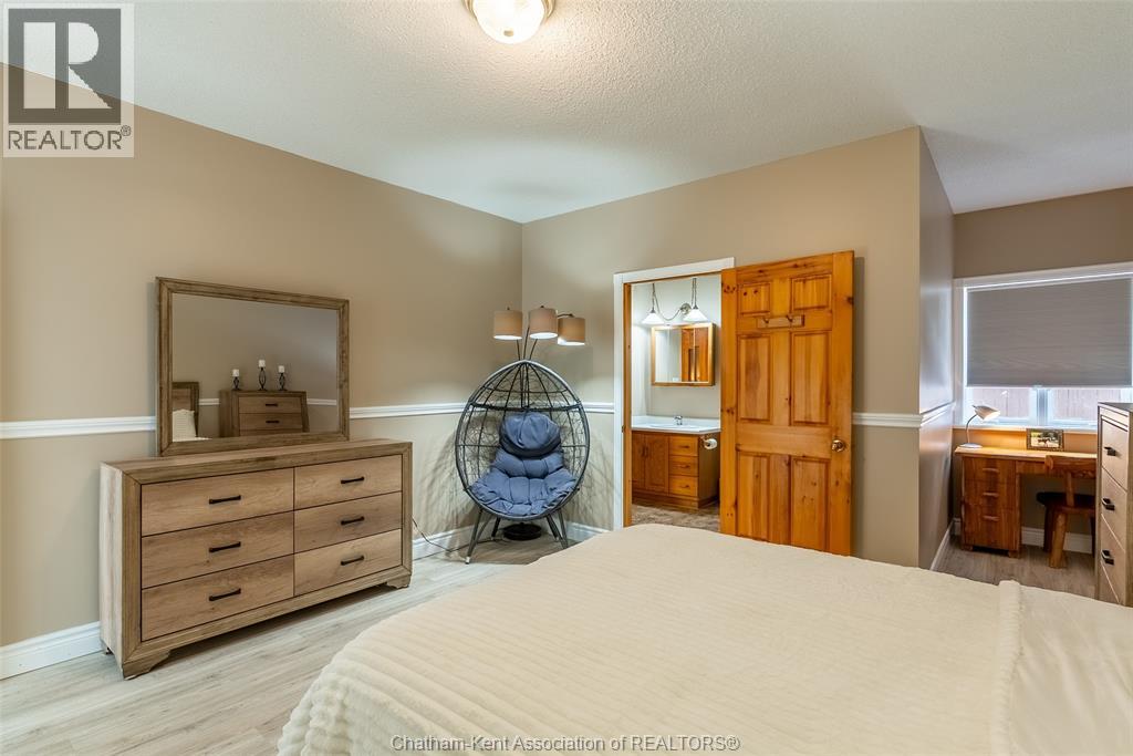 3 Pine Crest ROAD - 34