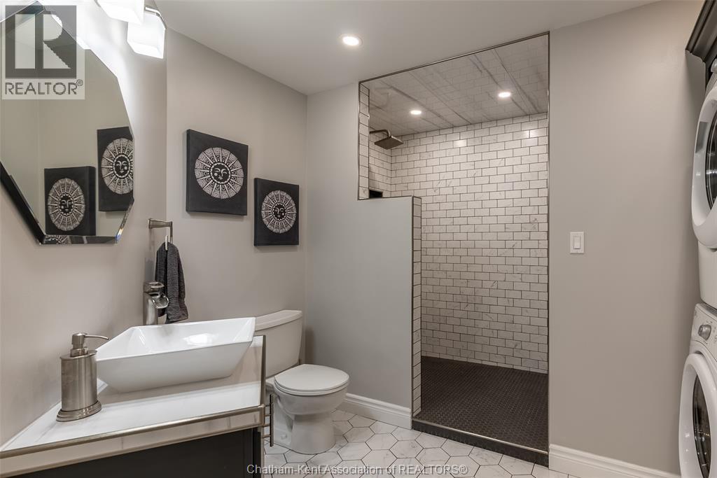3 Pine Crest ROAD - 35
