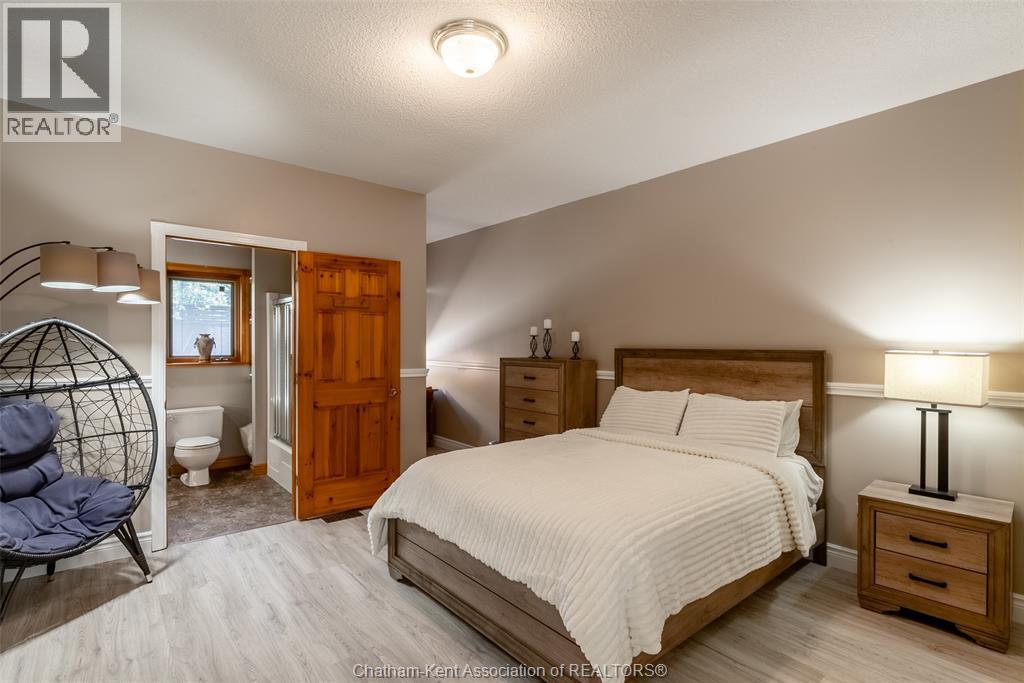3 Pine Crest ROAD - 33