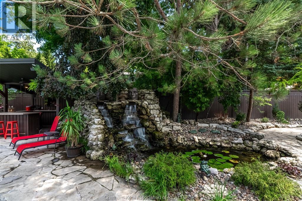 3 Pine Crest ROAD - 48
