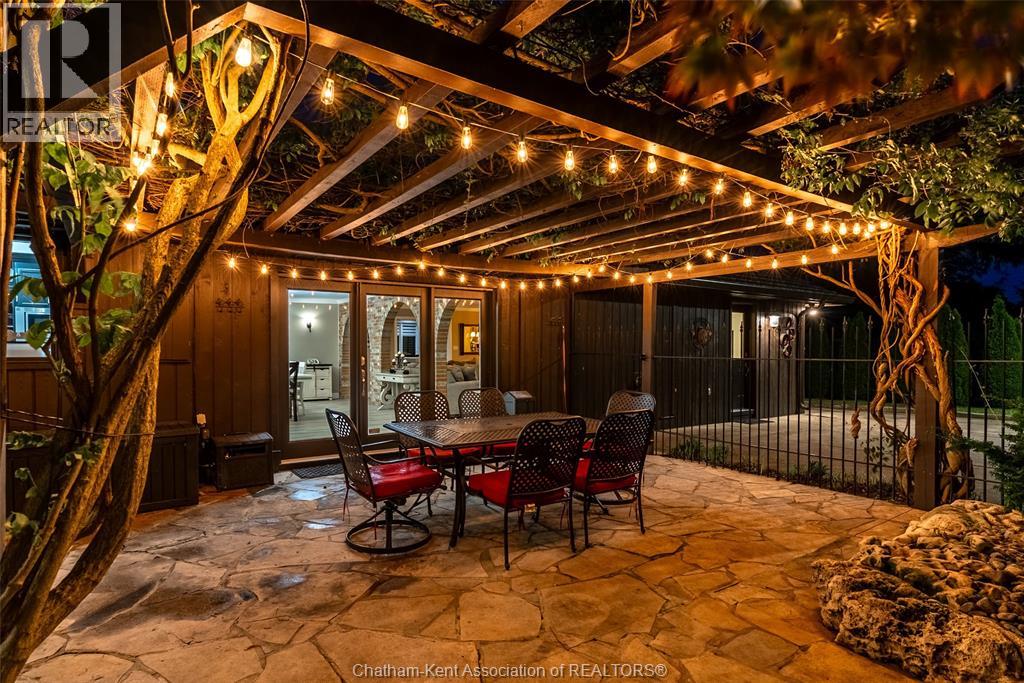 3 Pine Crest ROAD - 50