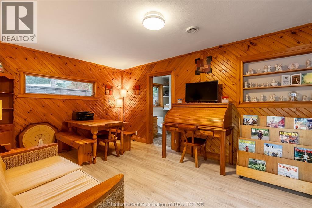 3 Pine Crest ROAD - 32