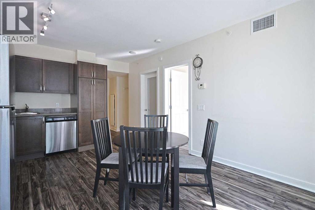 #904 10 Brentwood Common NW - 3