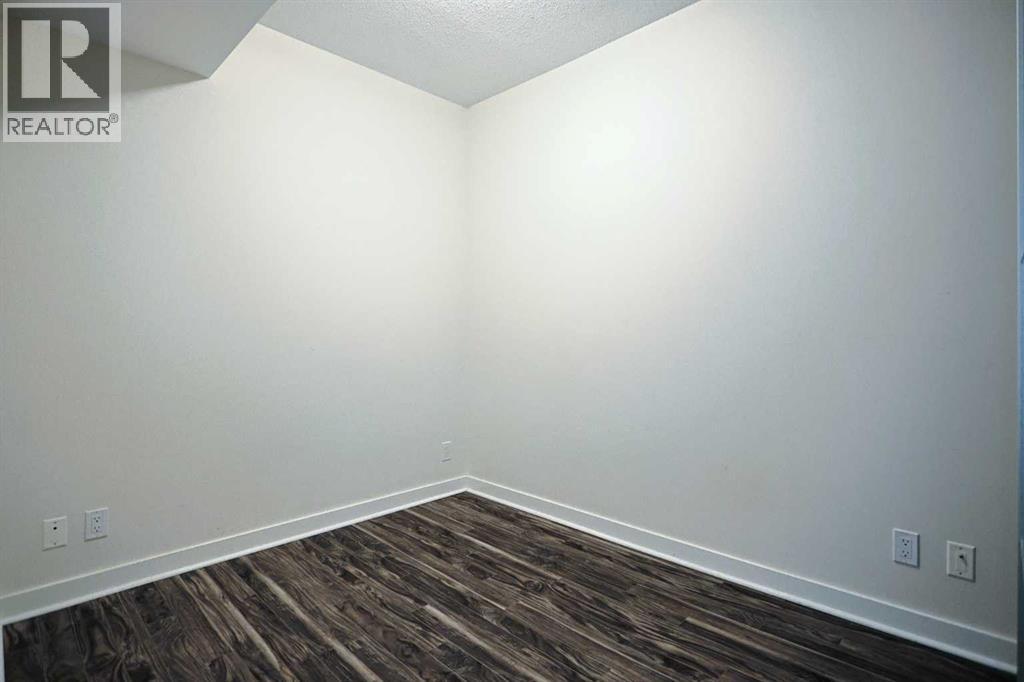 #904 10 Brentwood Common NW - 18