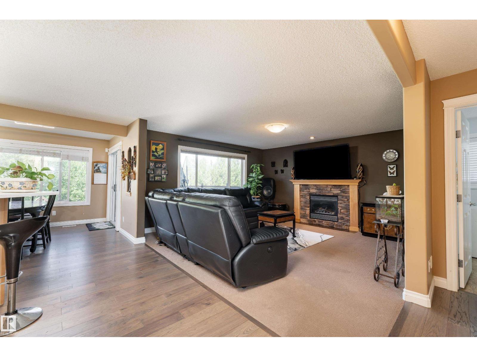 5108 63 ST - 9