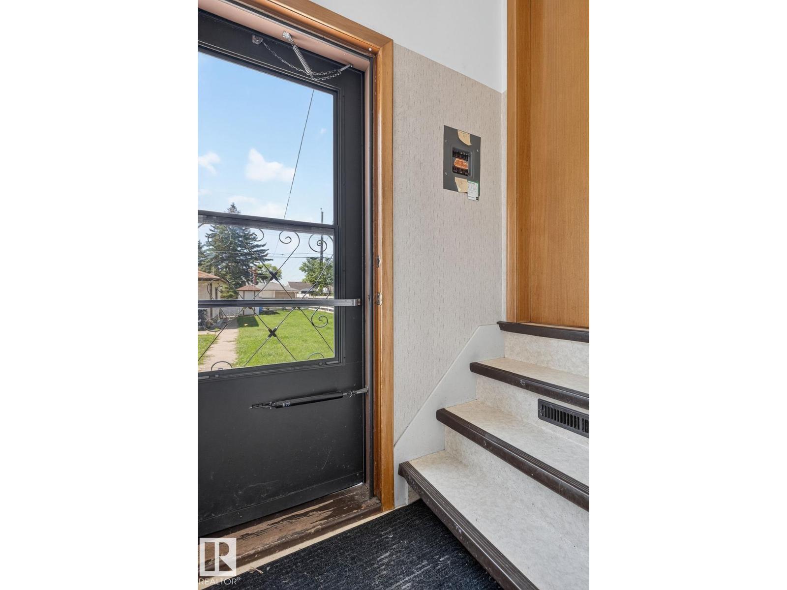 12908 104 ST NW - 48