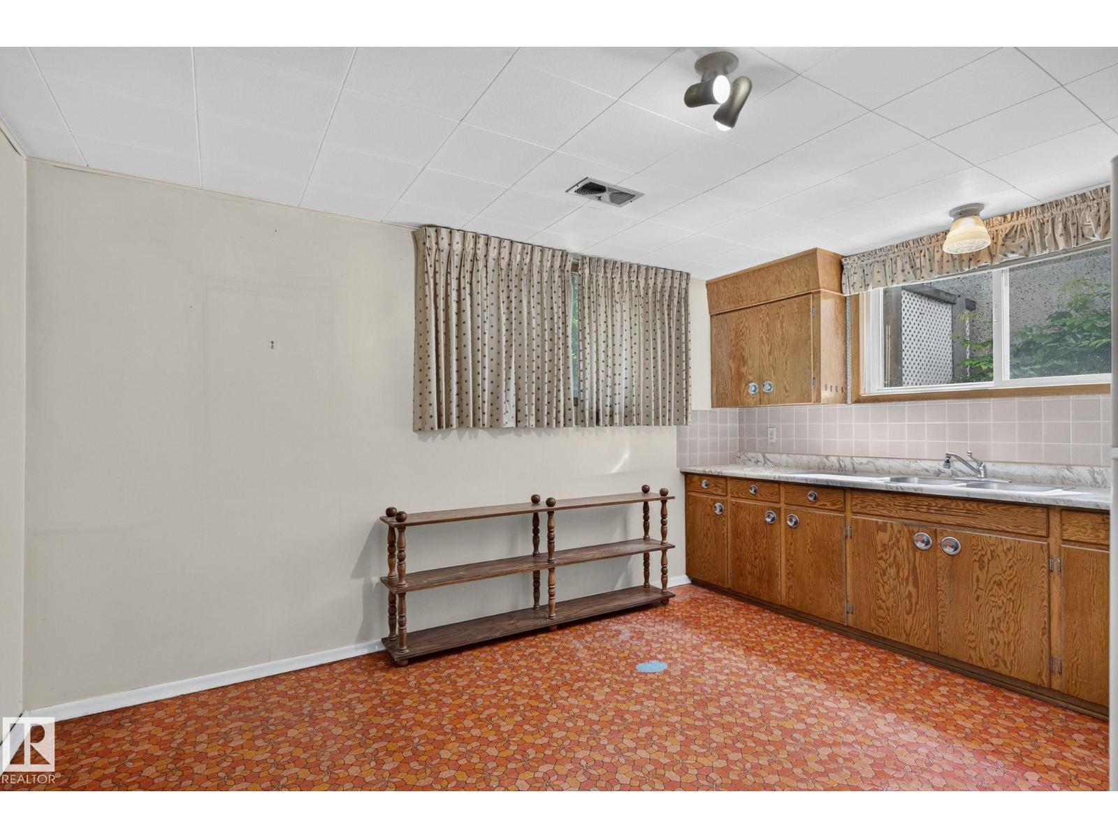 12908 104 ST NW - 52