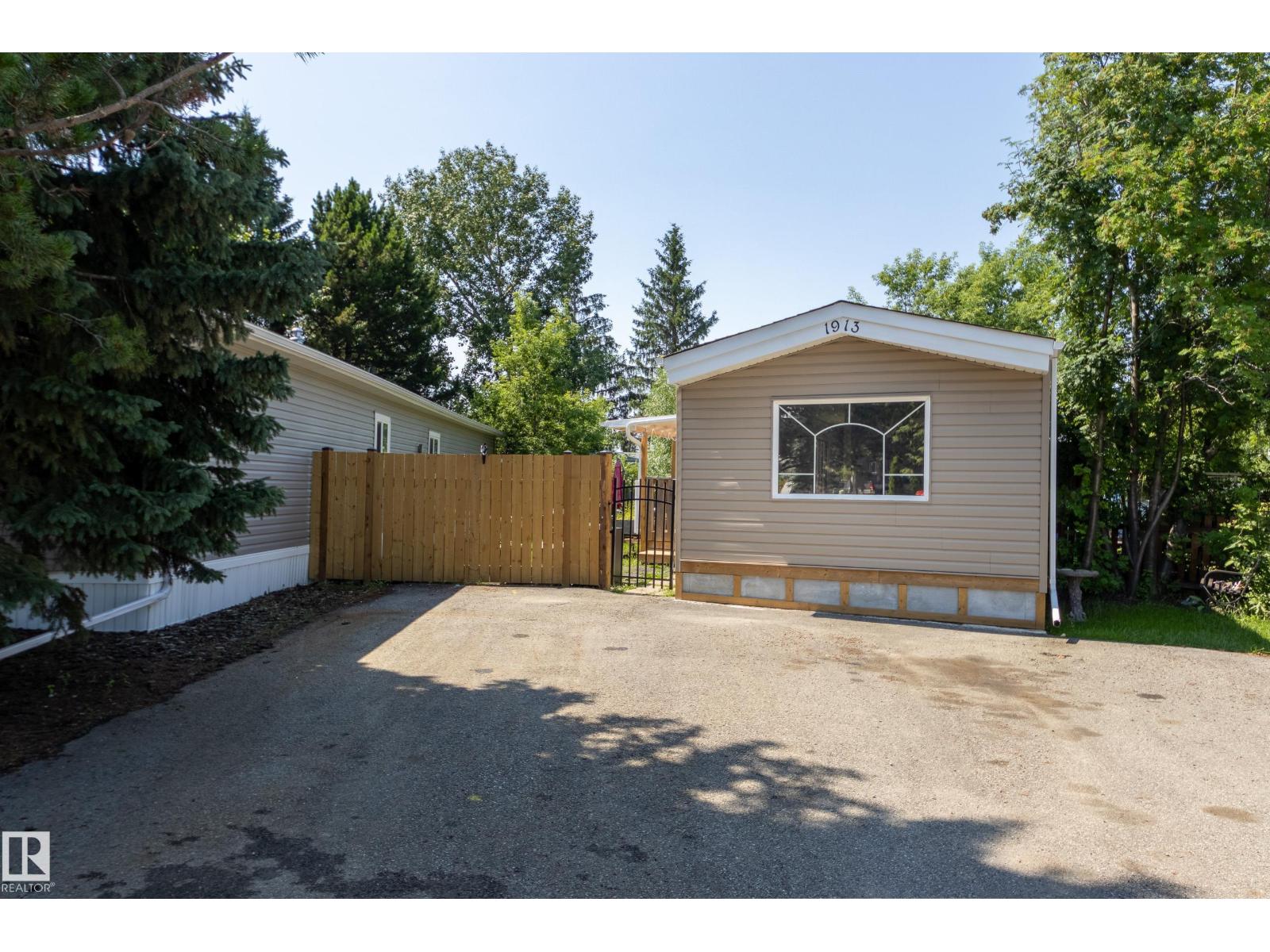 1913 West Royal WY NW NW - 1