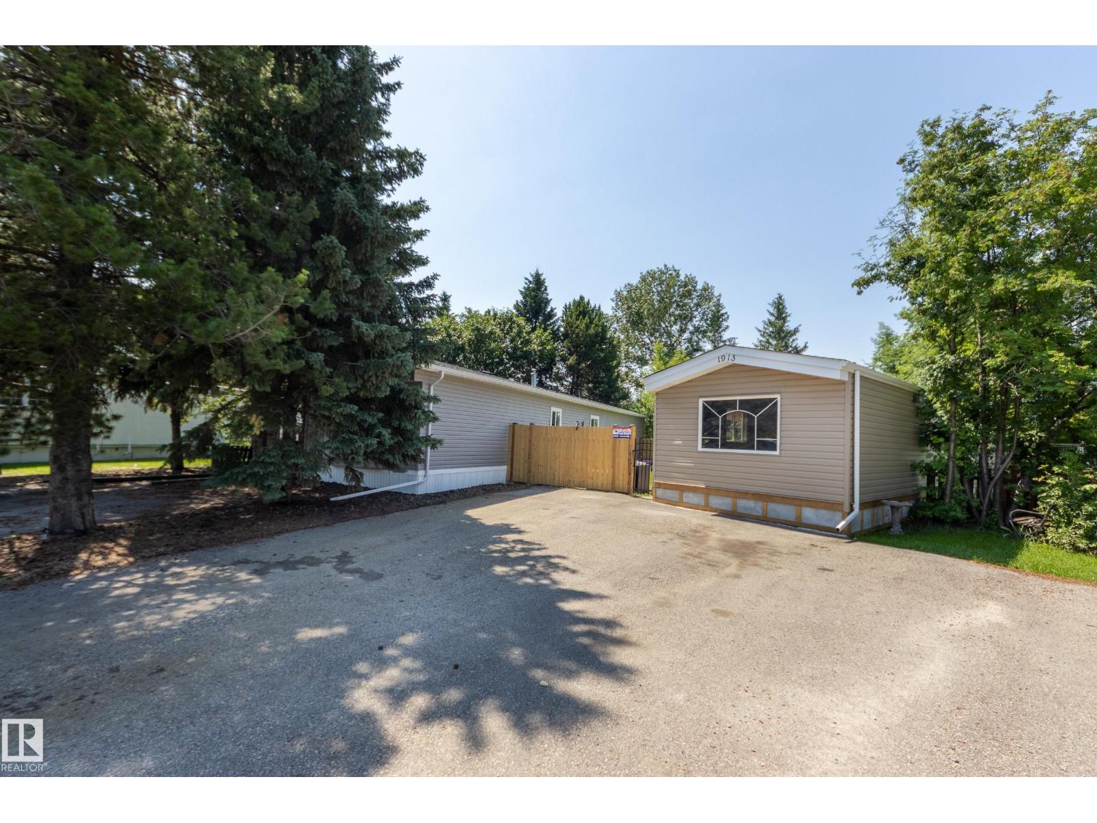 1913 West Royal WY NW NW - 2