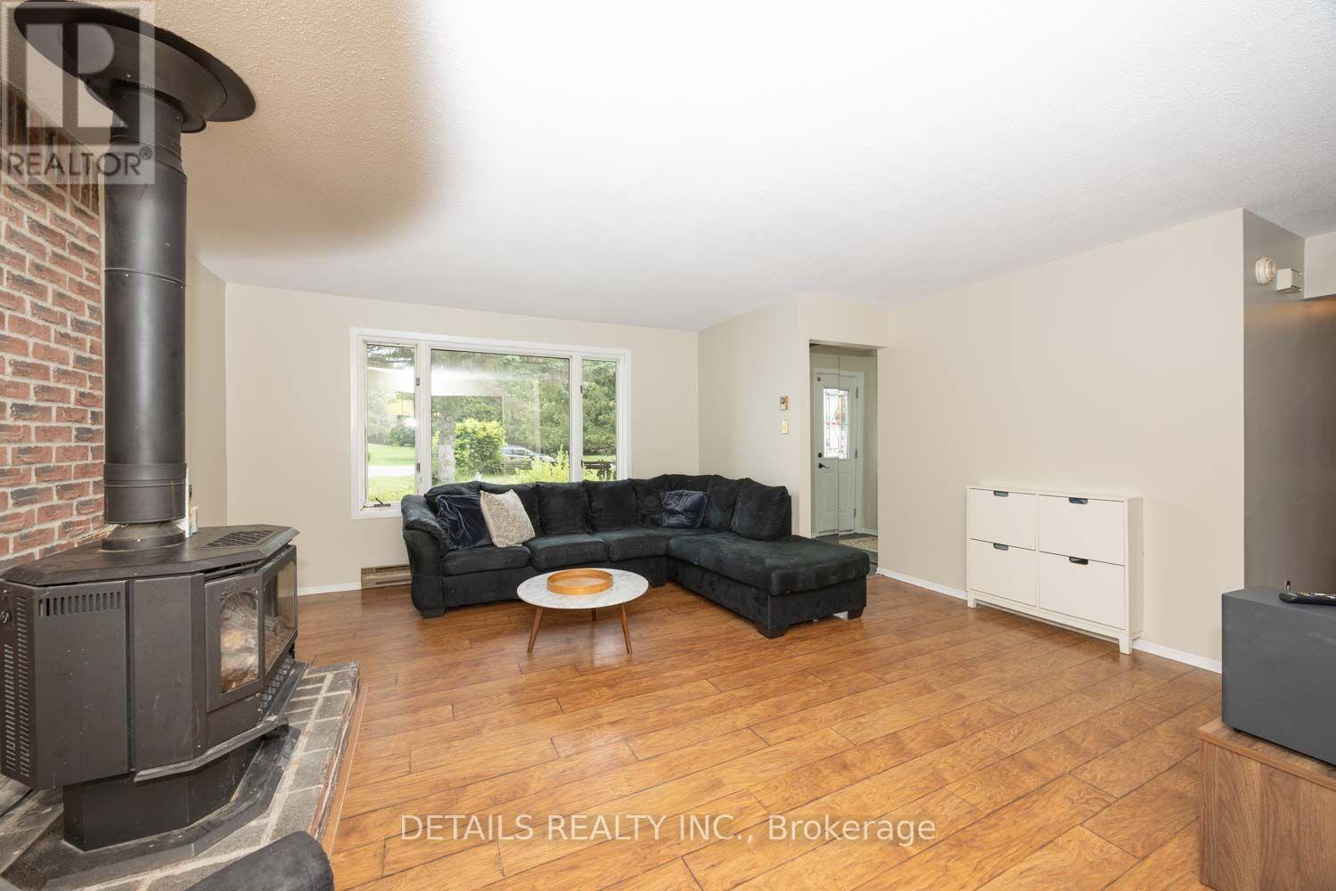 120 DELANEY DRIVE - 15
