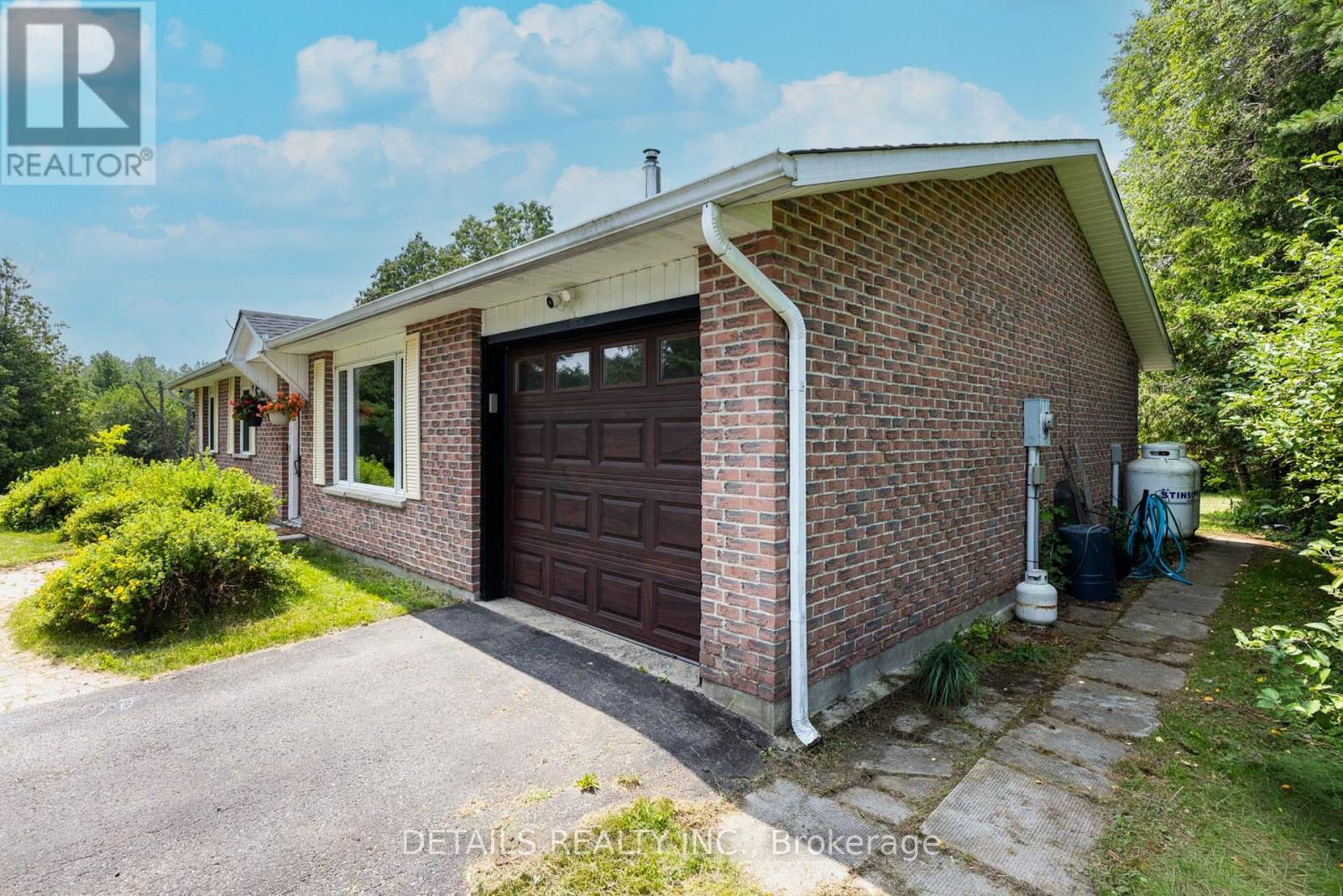 120 DELANEY DRIVE - 4