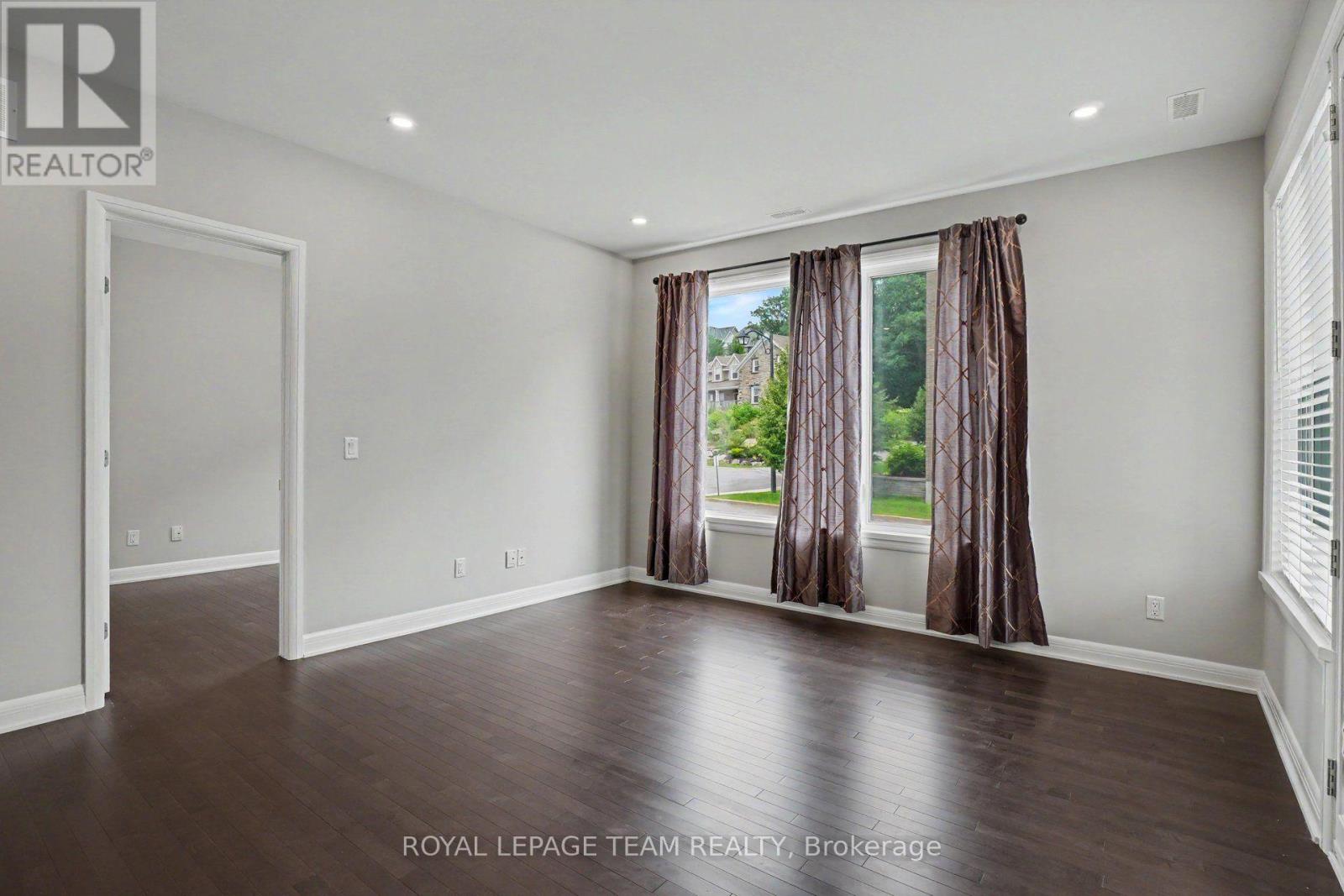 #104 190 BOUNDSTONE WAY - 19
