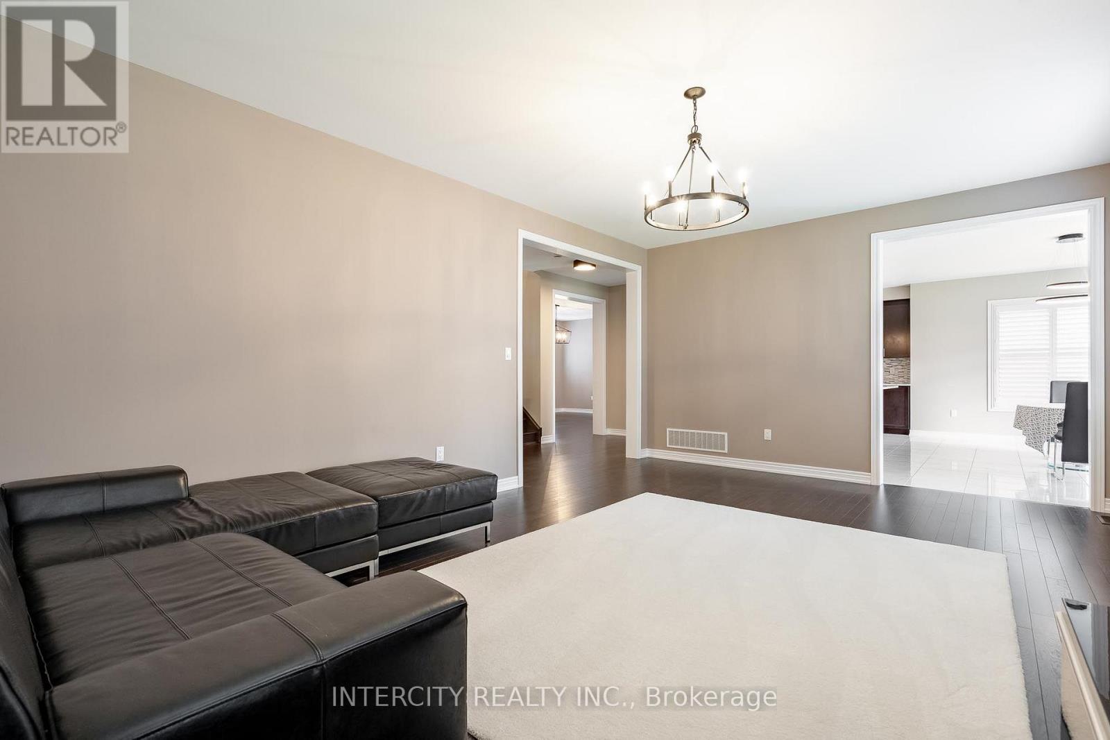 6 FLAY COURT - Image 18
