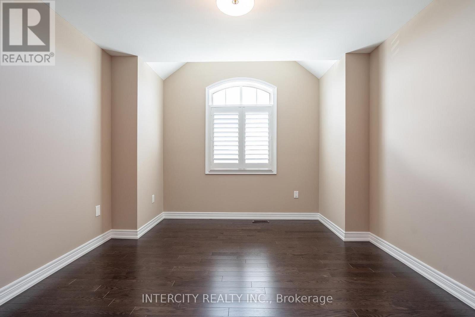 6 FLAY COURT - Image 31