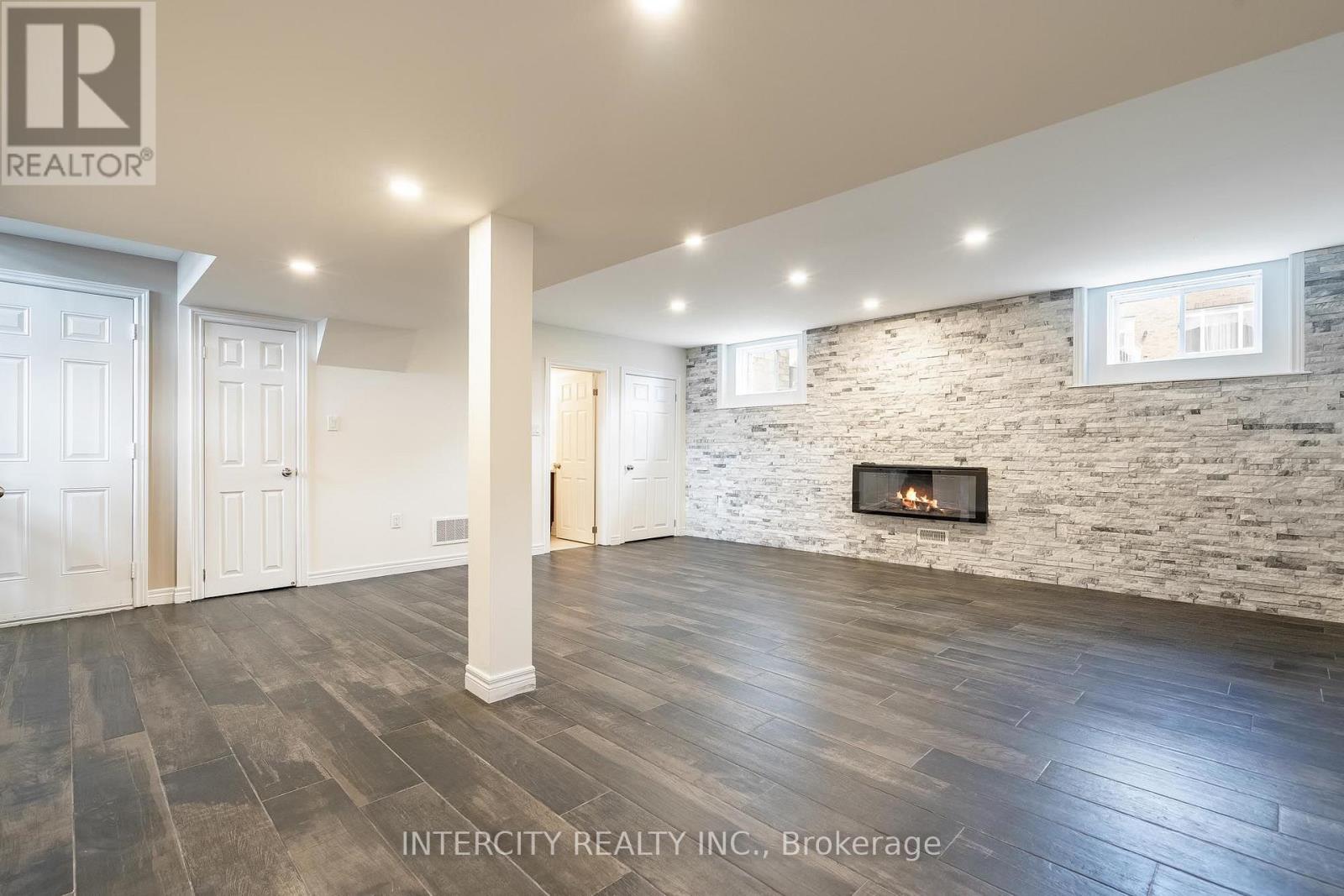 6 FLAY COURT - Image 38