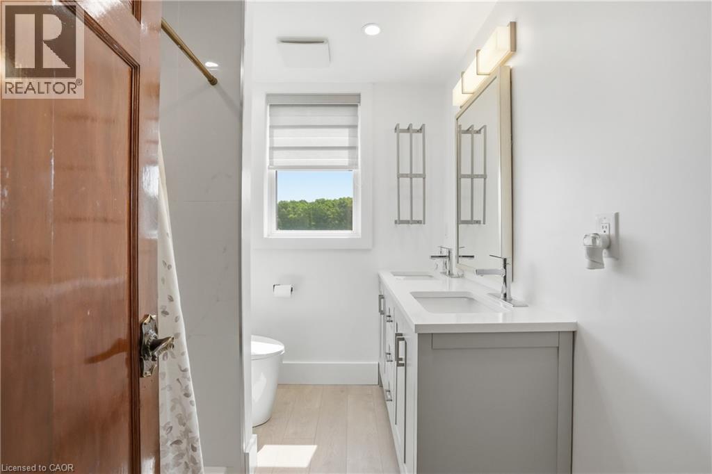 219 RIDGE Road W - Image 16