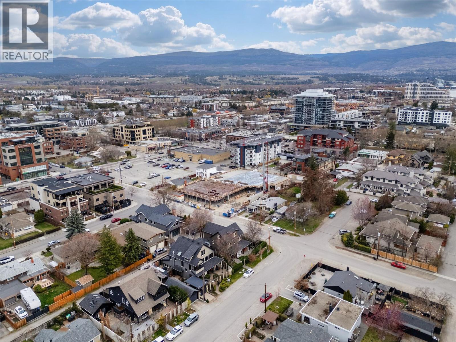 2683 Bath Street - 45