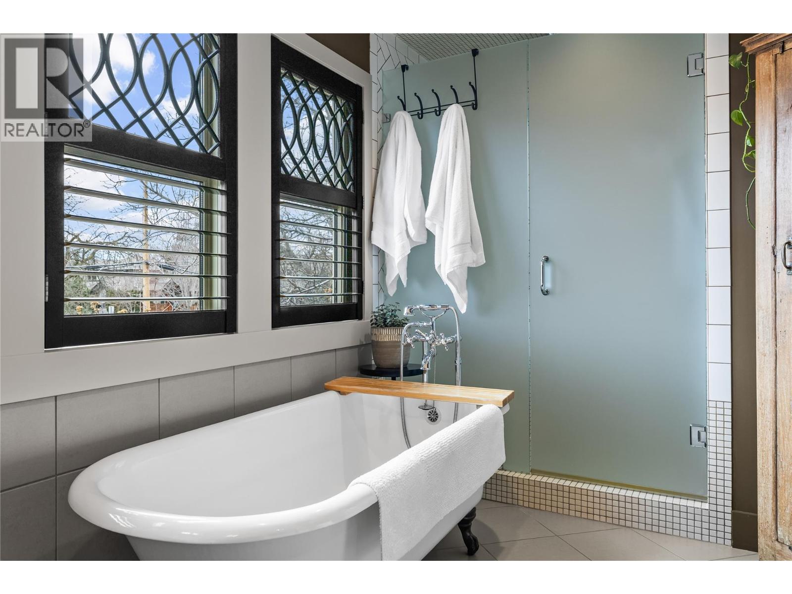 2683 Bath Street - 24