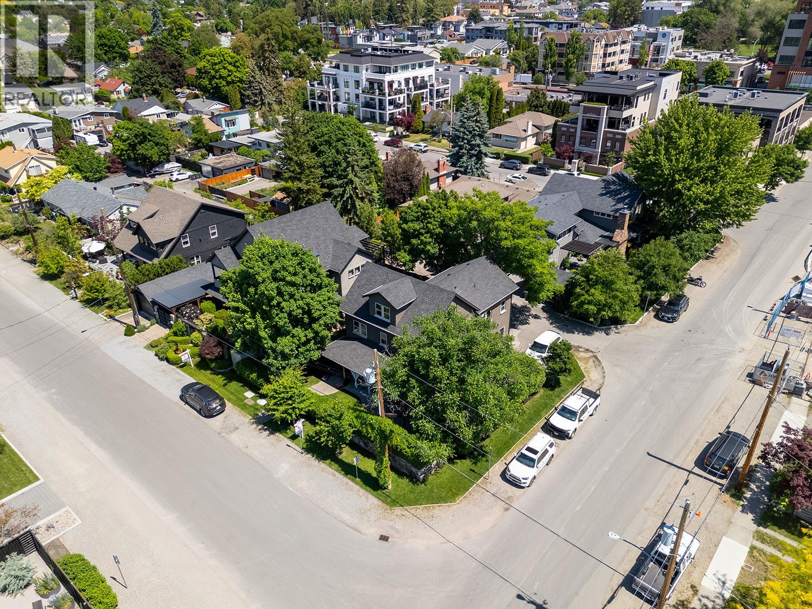 2683 Bath Street - 40
