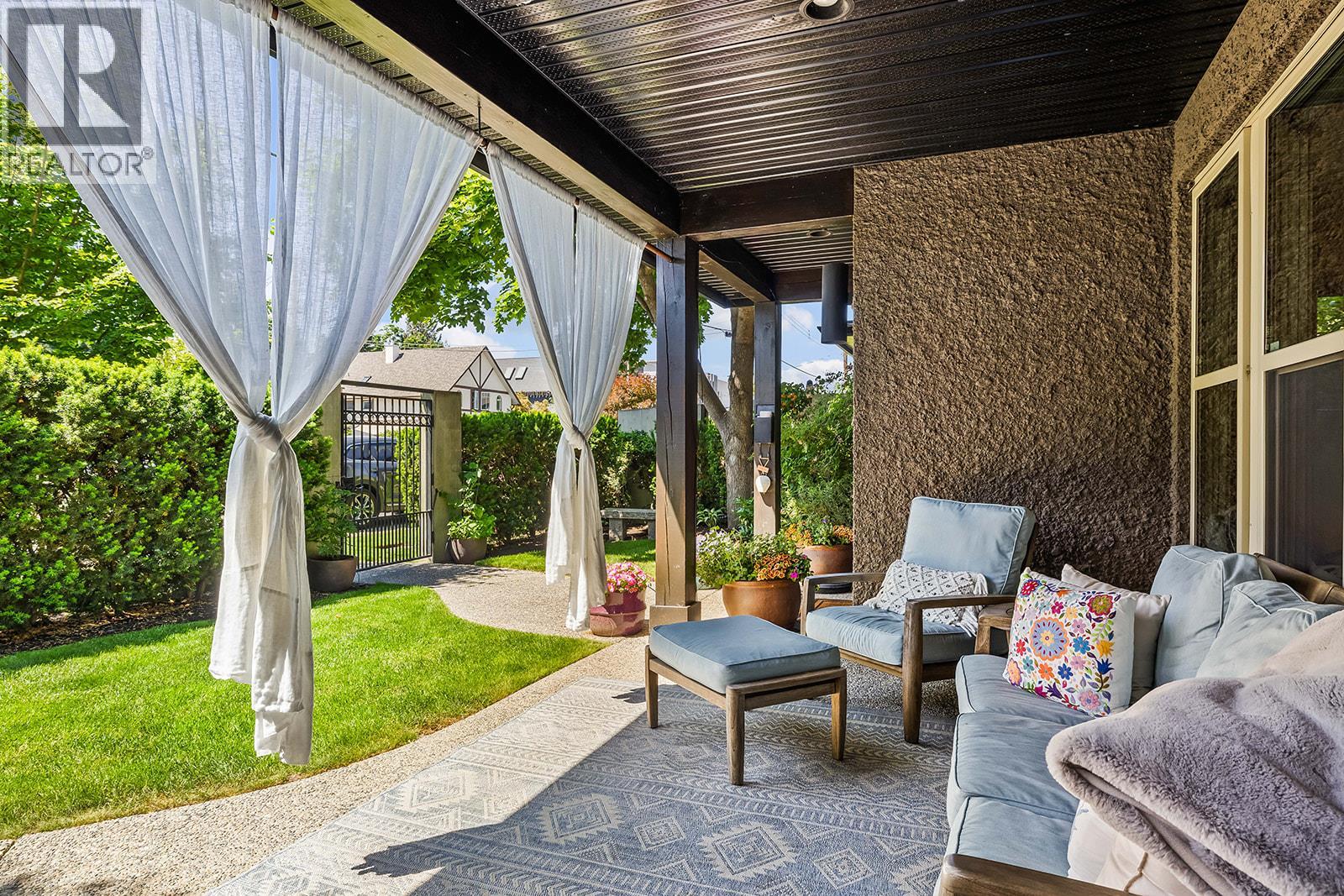 2683 Bath Street - 15