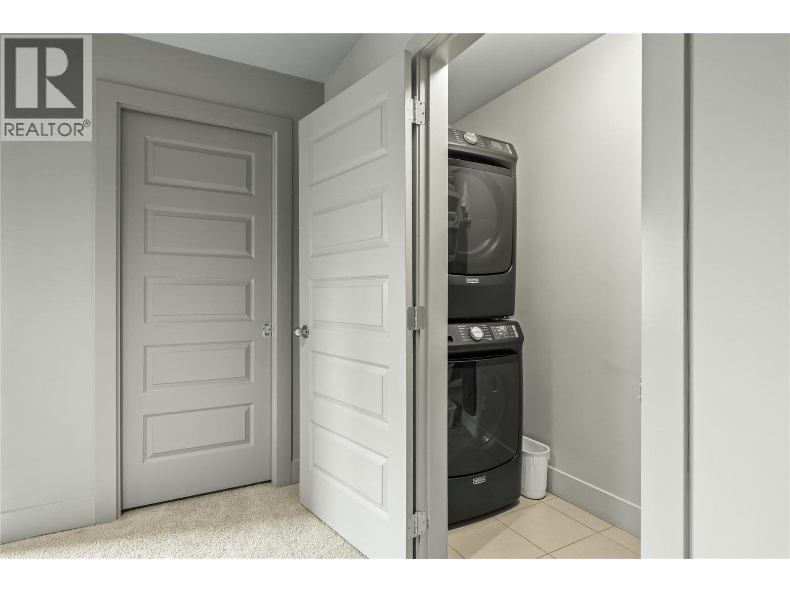 2683 Bath Street - 34