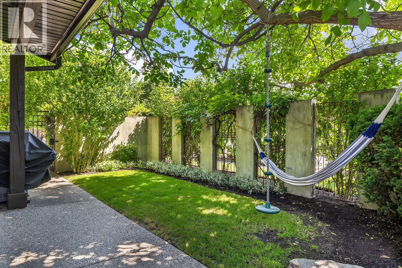 2683 Bath Street - 17